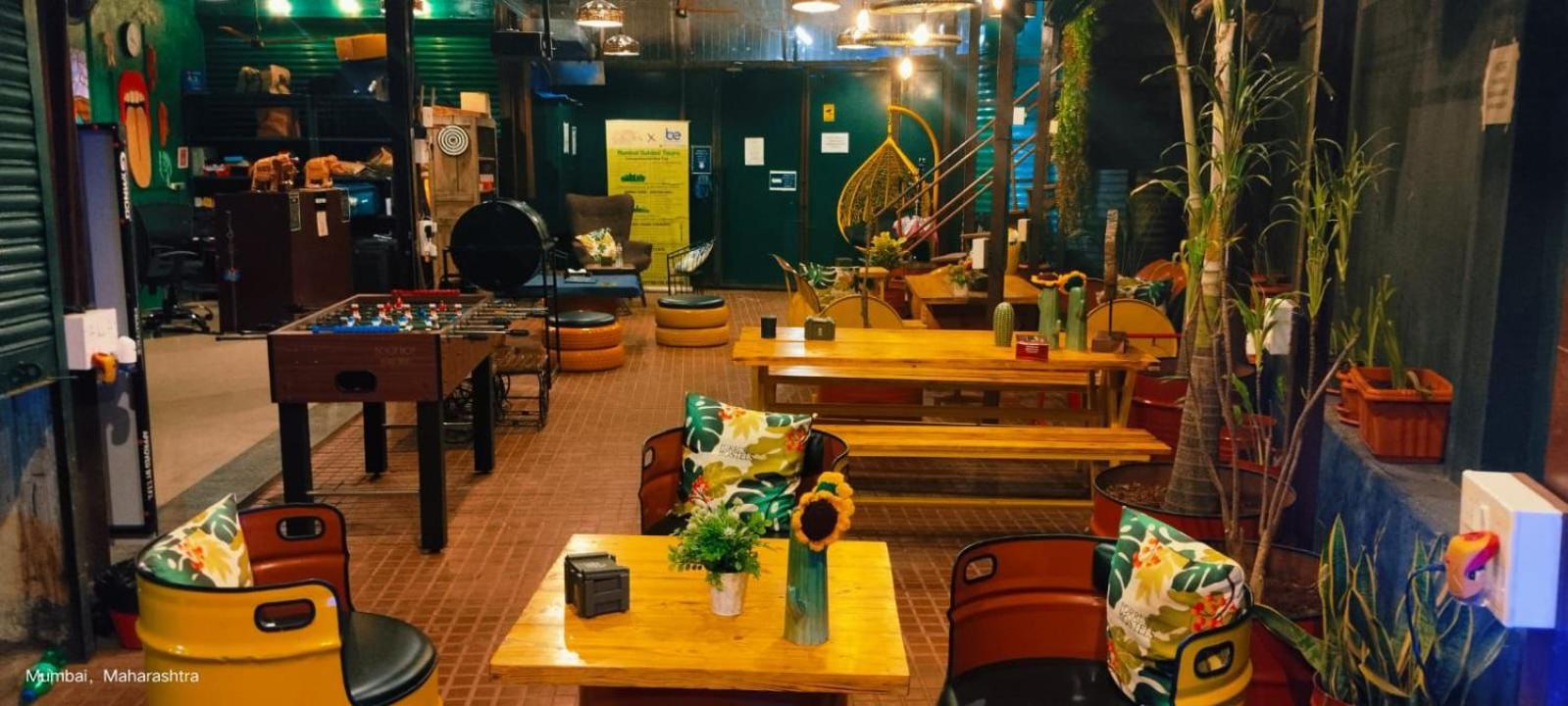 Forrest Hostels Mumbai Exterior photo
