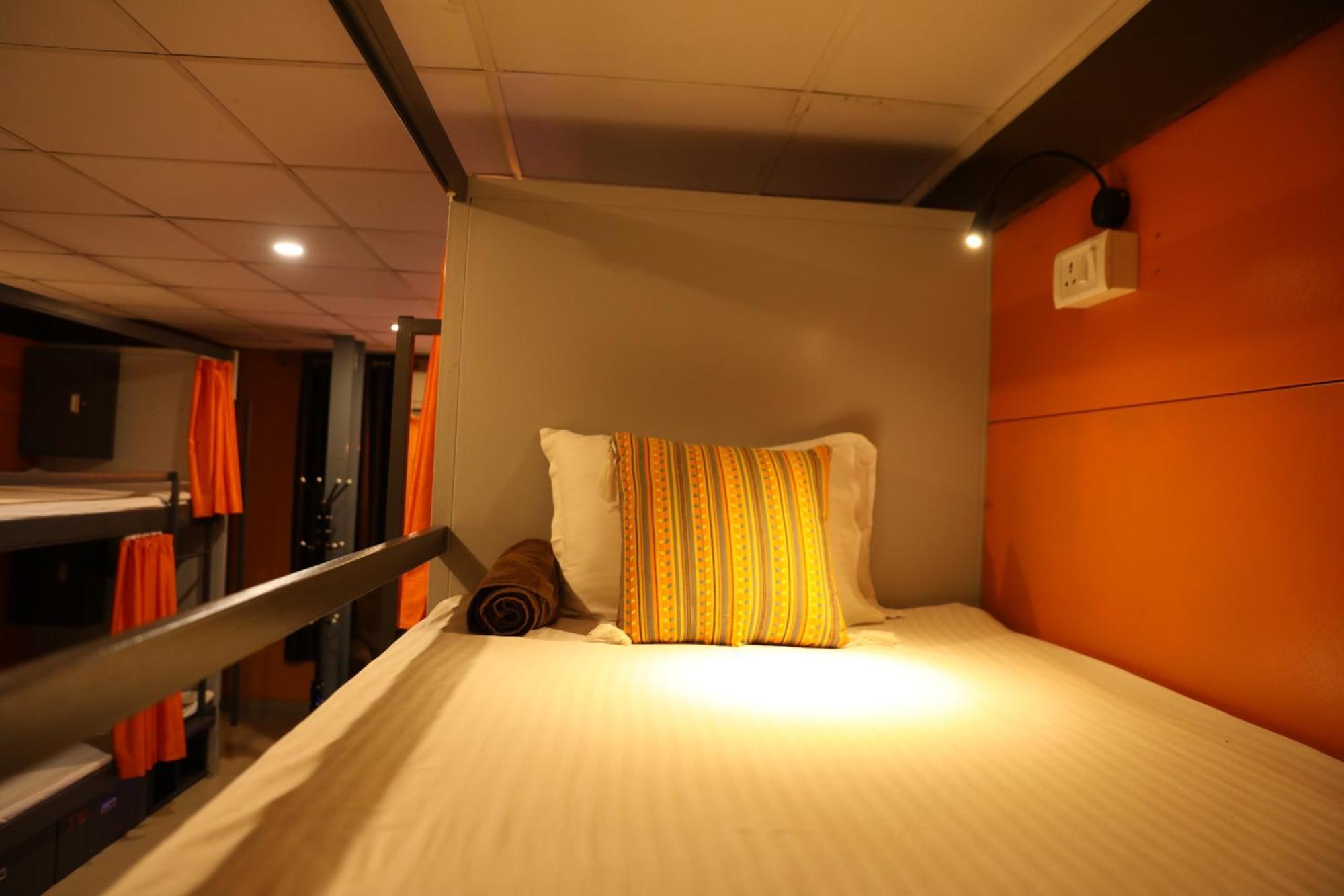 Forrest Hostels Mumbai Exterior photo