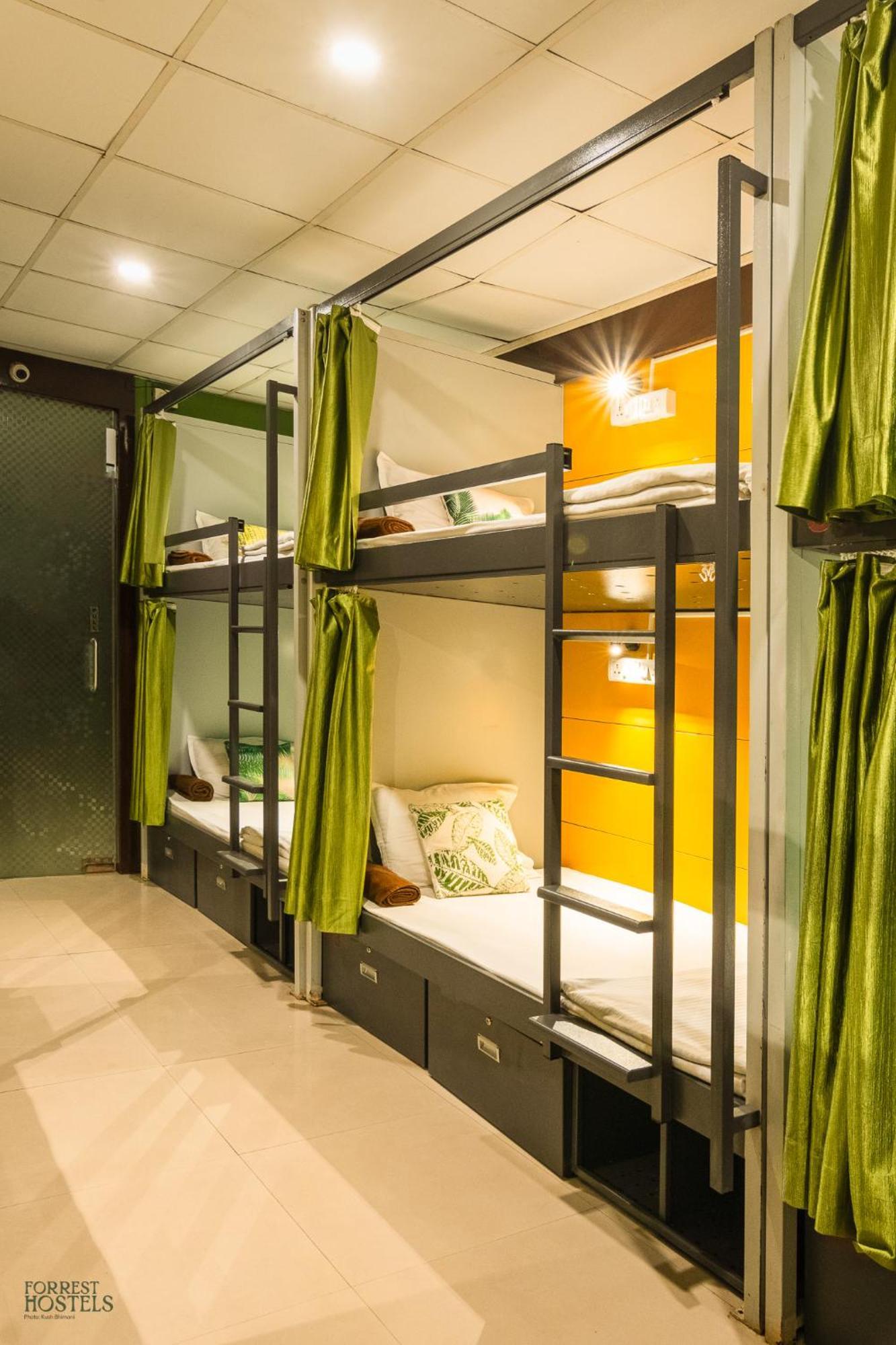 Forrest Hostels Mumbai Exterior photo