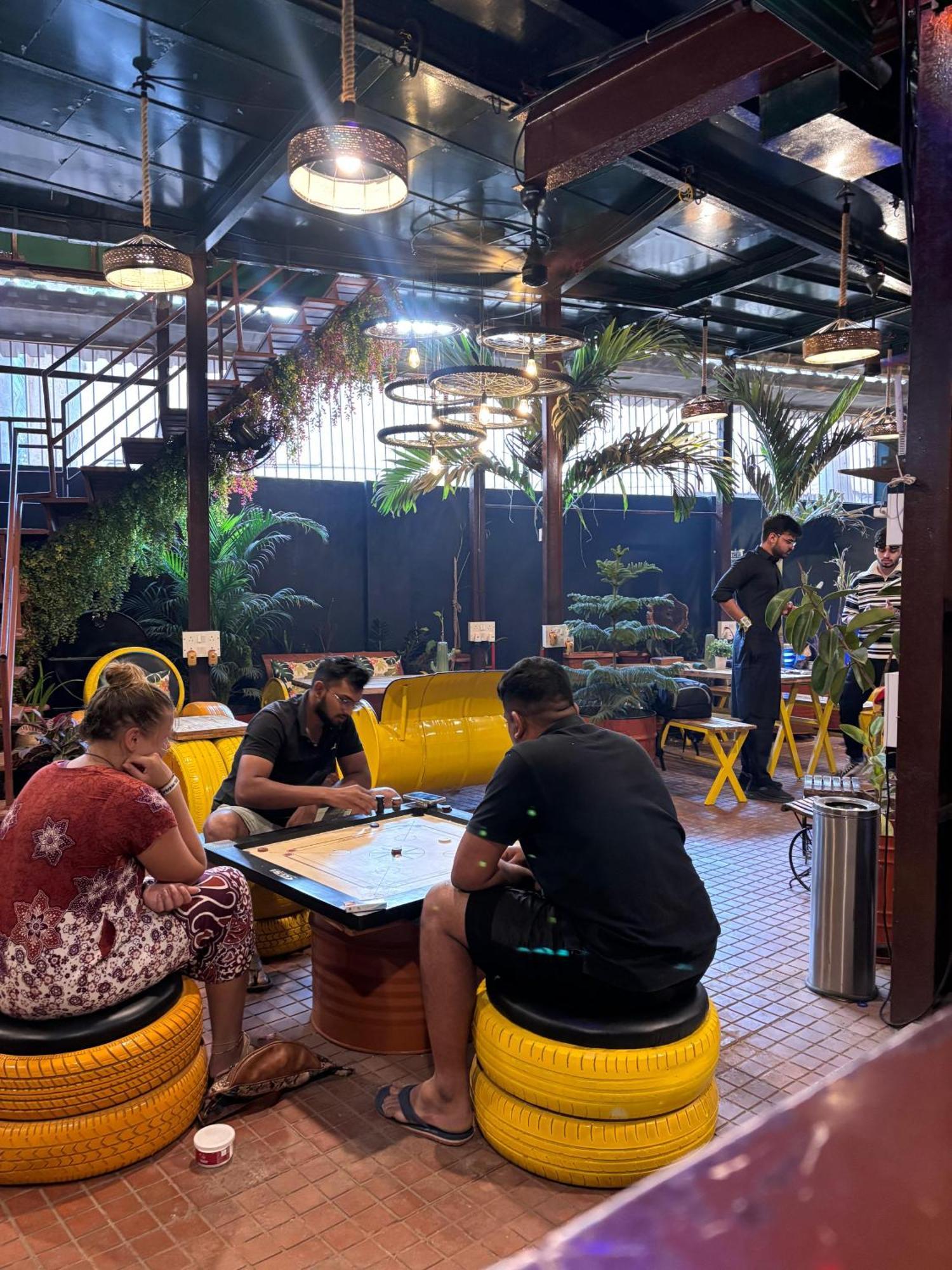 Forrest Hostels Mumbai Exterior photo