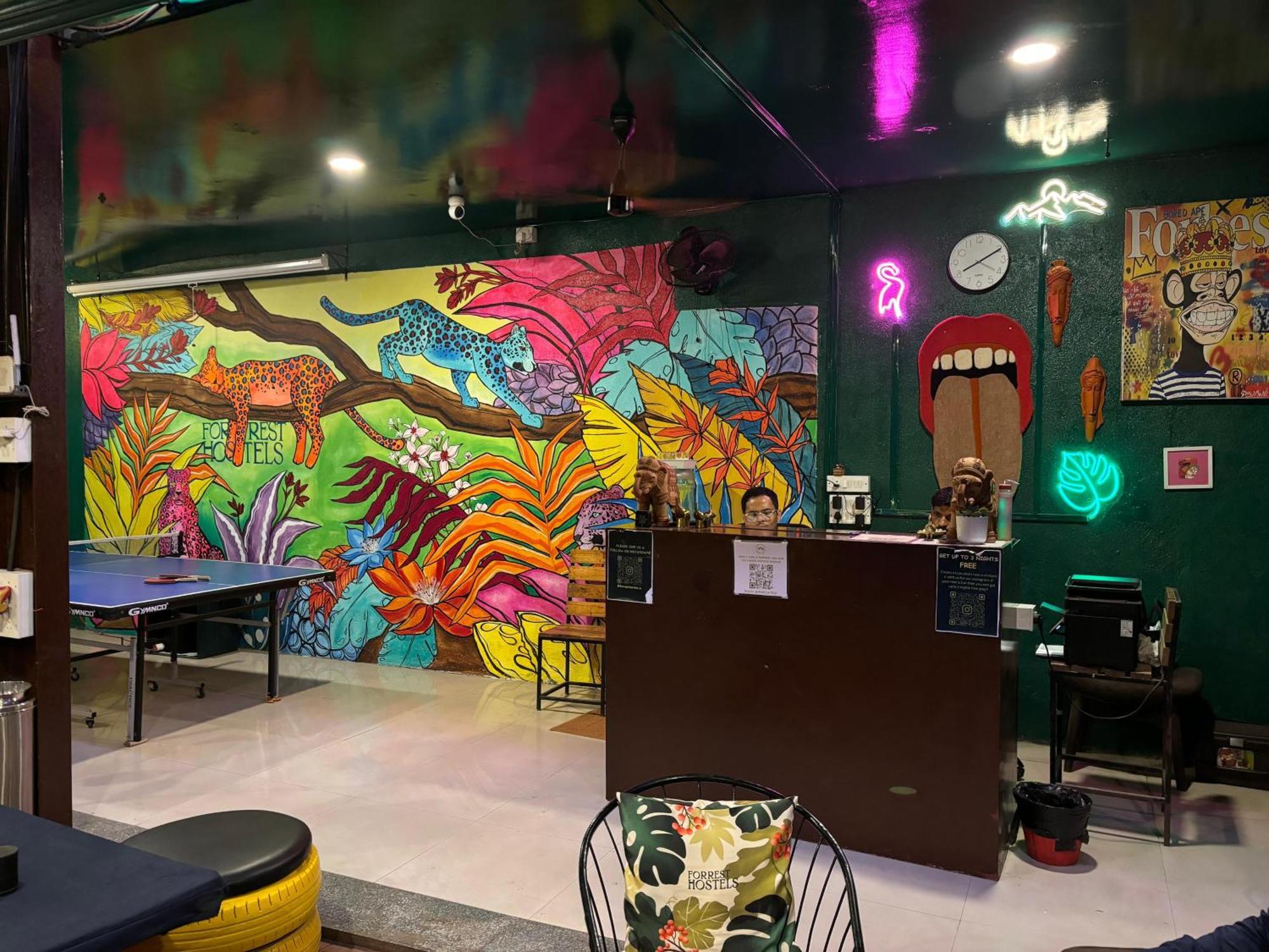 Forrest Hostels Mumbai Exterior photo