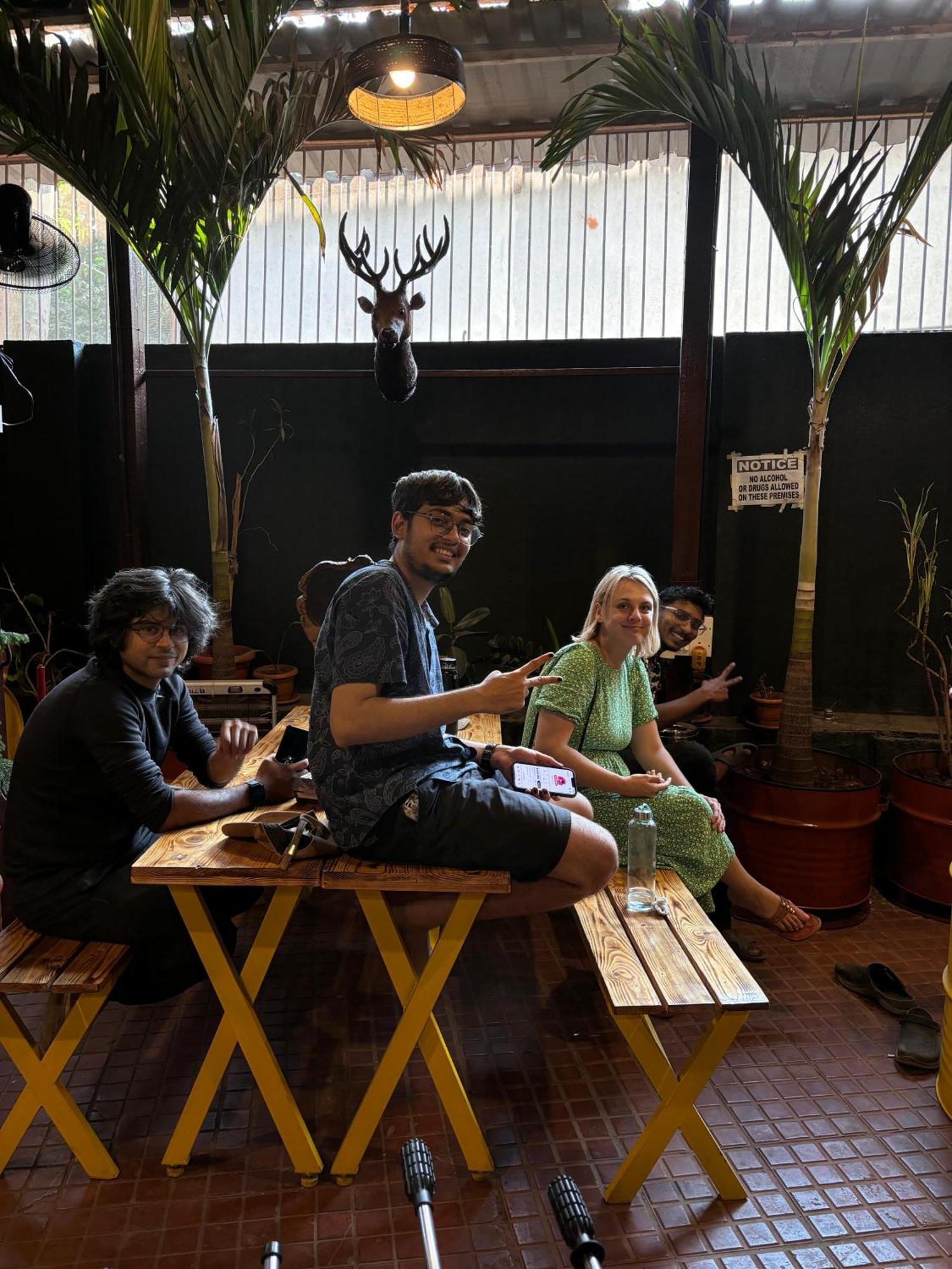 Forrest Hostels Mumbai Exterior photo
